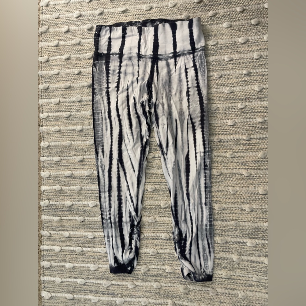 Calvin Klein cropped tie dye leggings size XS